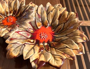 lot 123 image: Super Fun Vintage Appetizer Dish