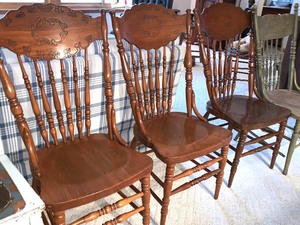 lot 21 image: Variety Seven Vintage Wood Chairs