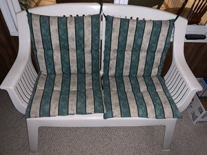 lot 131 image: Plastic Outdoor Bench