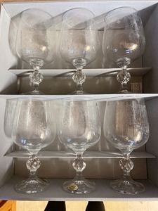 lot 37 image: Cascade Champagne Flutes and Goblets