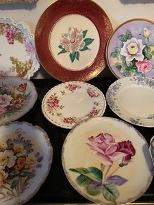 lot 50 image: Floral Plate Lot
