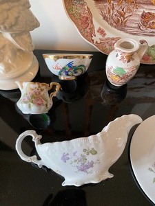 lot 95 image: Fun Vintage Variety