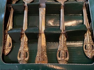 lot 129 image: Hampton Silversmiths Gold Series Service for 4 (NEW)