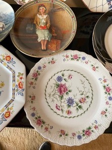 lot 89 image: Variety of Vintage Plates