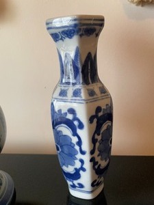 lot 80 image: Blue Themed Home Decor Items