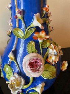 lot 79 image: Pair of Beautiful Royal Blue Floral Vases