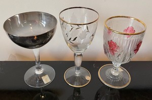 lot 75 image: Glassware Items