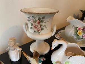 lot 62 image: Glass Decor