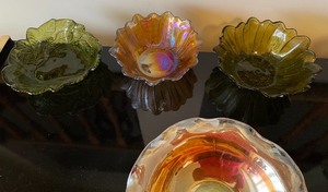 lot 54 image: Beautiful Vintage Glassware