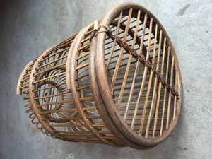 lot 136 image: Decorative Wicker Bird Cage  Plant Holder