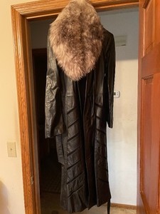 lot 123 image: Vintage Tha Tannery Black Leather Trench Coat