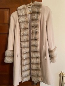 lot 120 image: Albert Nipon Studio Tan Coat with Fur Details