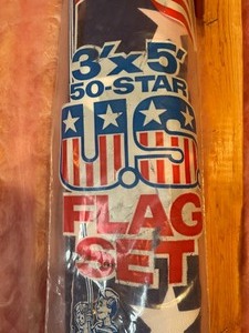 lot 193 image: Outdoor American Flag