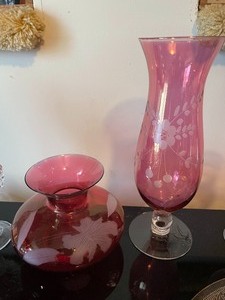 lot 57 image: Pink and Red Vintage Glassware