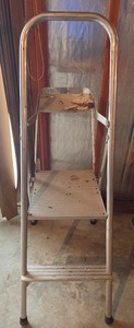 lot 298 image: Lot of 2 Step Ladders