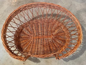 lot 295 image: Furry Friend Bed