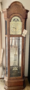 lot 1 image: Howard Miller Grandfather Clock