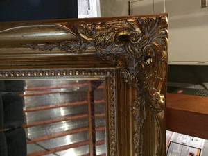 lot 211 image: Ornate Carolina Mirror