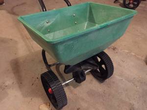 lot 269 image: Lawn Spreader