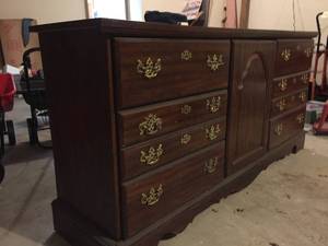lot 276 image: 6 Drawer Dresser