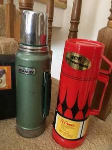 lot 360 image: Lunchbox and Thermos Lot