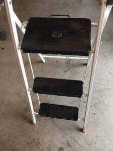 lot 370 image: Three Step Stool
