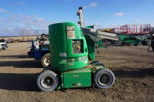 lot 11 image: JLG E300AJP Electric Boom Lift