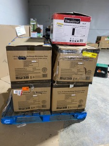lot 18 image: Pallet of Assorted Microwaves New, Used, and Open Box customer returns