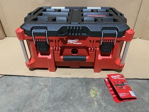 lot 27 image: New Milwaukee Packout