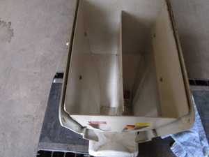 lot 31 image: Nacho cheese Chili dispenser