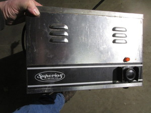 lot 37 image: Superior steam table