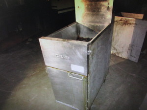 lot 12 image: deep fryer