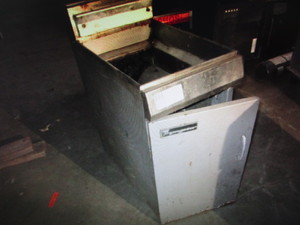 lot 15 image: frymaster deepfryer
