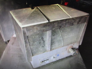 lot 24 image: Vintage Star Hot Dog cooker