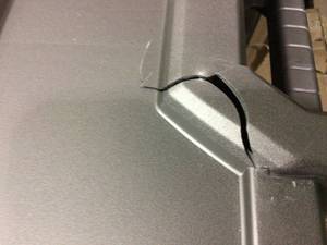 lot 27 image: 30 Gal. Storage Bin by Husky SEE PHOTO SMALL DAMAGE CRACK SEE PICS CAREFULLY 