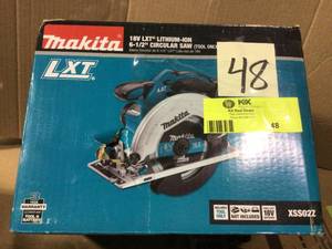 lot 48 image: 18-Volt LXT Lithium-Ion Cordless 6-12 in. Lightweight Circular Saw and General Purpose Blade (Tool-Only) by Makita GOOD CONDITION SEE PICS 