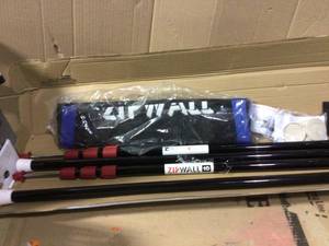 lot 54 image: ZipWall ZP4 Contains 4 10 ft. Steel Spring Loaded Poles 4-Heads, 4-Plates, 4-Tethers, 4-Grip Disks, 2-Zippers and 1-Carry Bag GOOD CONDITION SEE PICS 