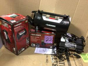 lot 22 image: 12120 Volt Auto and Home Inflator by Husky costumer returns 