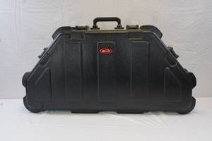 lot 142 image: SKB Bow Case