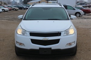 lot 6872 image: 2010 Chevrolet Traverse LT - AWD -