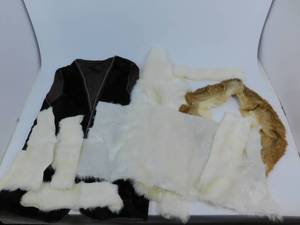 Fake Fur Vest with Zipper and Fake Fur Pieces