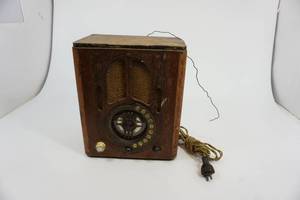Vintage Wood Radio