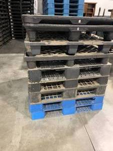 lot 8 image: ASSORTED PLASTIC PALLETS