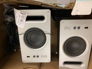 lot 28 image: ASSORTED SPEAKERS AND OTHER ITEMS