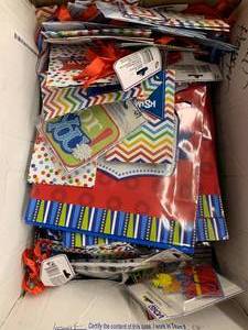 lot 70 image: BOX OF ASSORTED GIFT BAGS