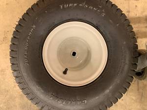 lot 87 image: LAWN TRACTOR REAR WHEEL