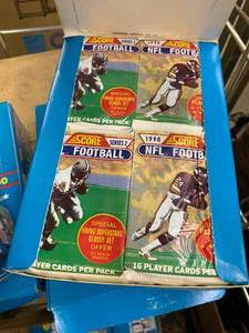 lot 42 image: NEW FOOTBALL CARDS, NFL 1990 NFL SERIES 2