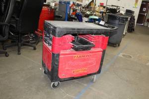 lot 258 image: Rubbermaid Rolling Workstation
