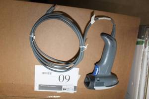 lot 60 image: Intermec Portable Bluetooth Ring Finger Barcode Scanner Reader R30 (in box)