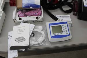 lot 69 image: Fisher Scientific accumet Basic Benchtop Meter AB150 pHmV, accumet Electrode, Accessories